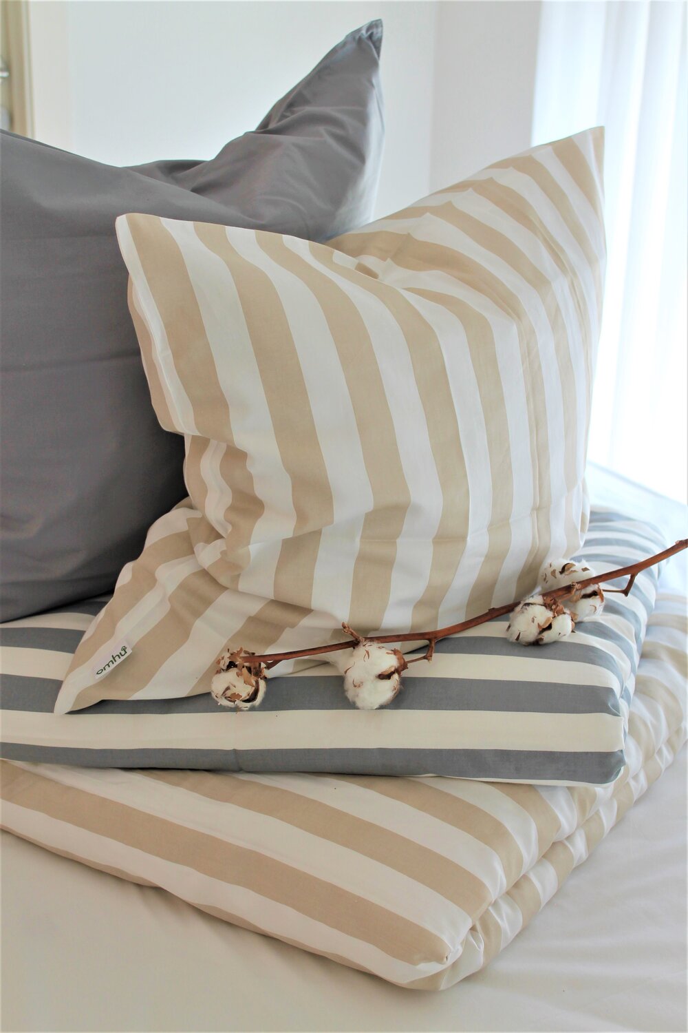 Blok Strib sengetøj - sand/hvid